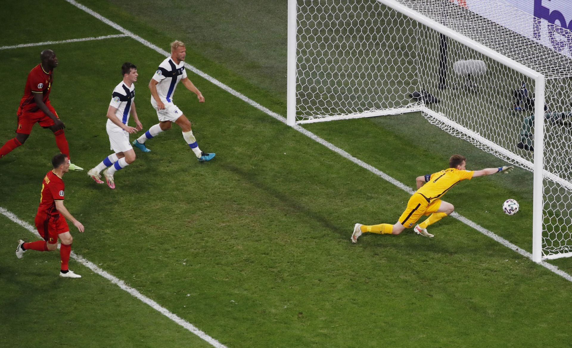 捷克队顽强战胜芬兰，挺进欧锦赛八强