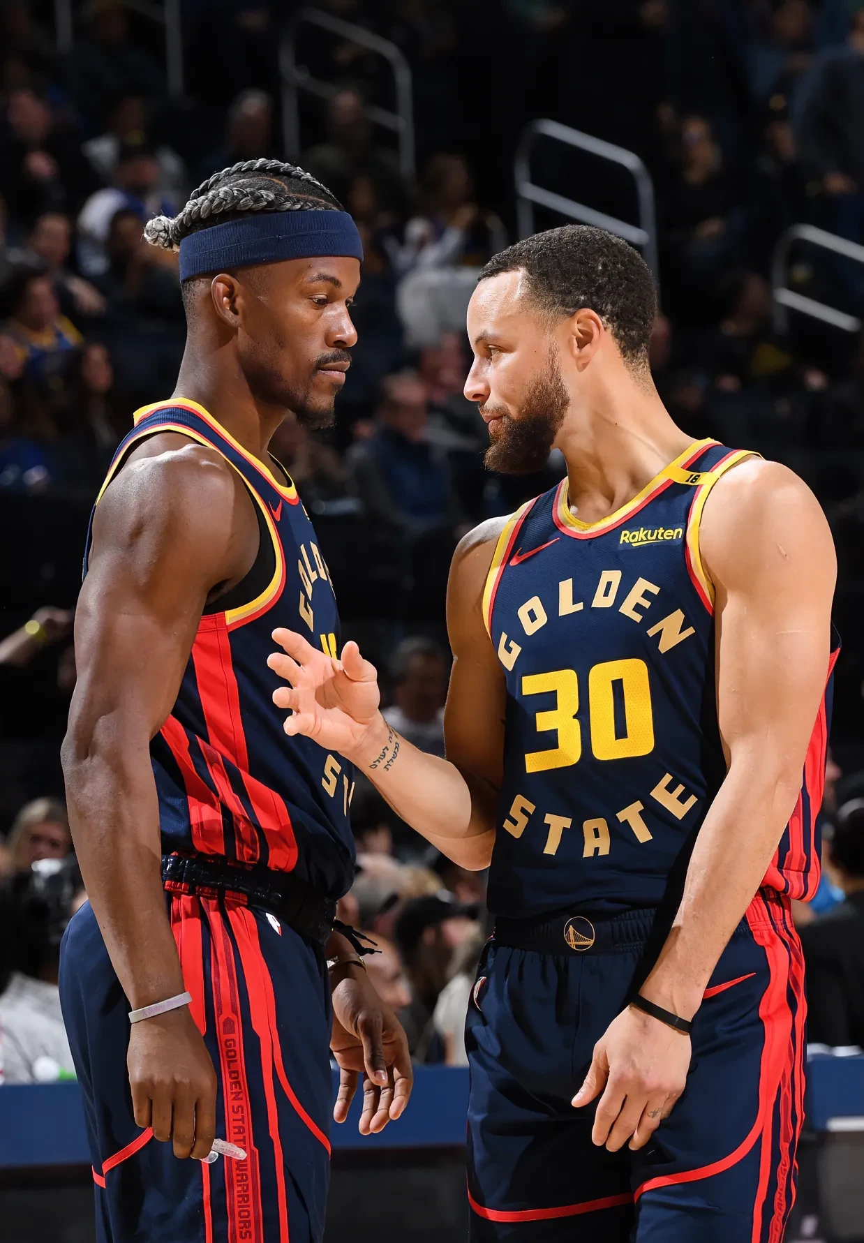 小牛胜勇士，球员技术展现各具特色