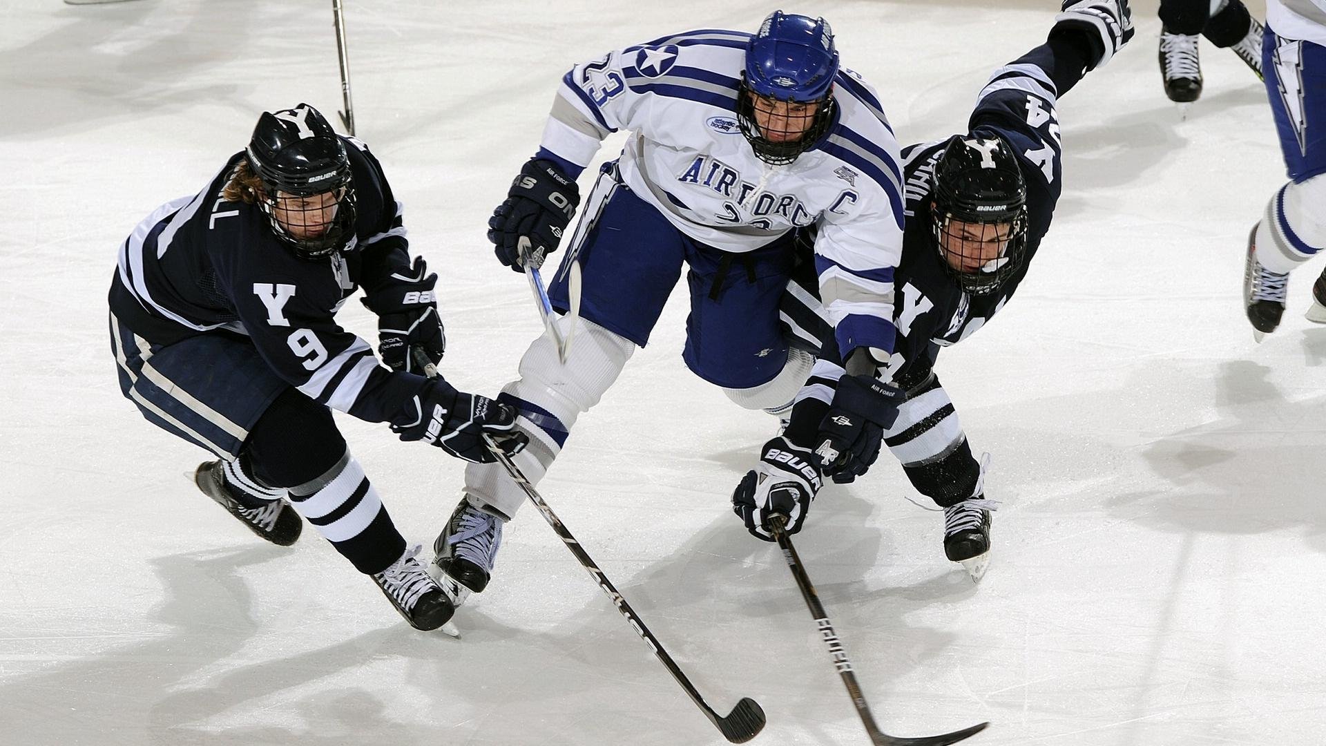 德甲争冠战焦点战，马里强行终结波兰，赛场之外的足球启示