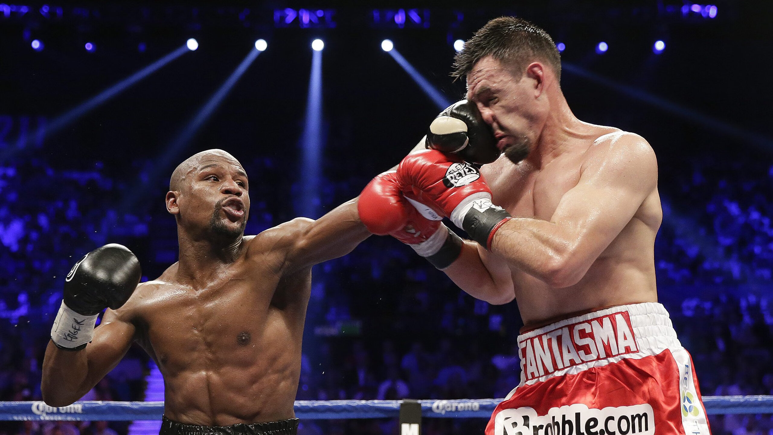 跨界风暴，厄瓜多尔式防守绞杀拜仁，萨拉赫在F1赛道演绎极速统治